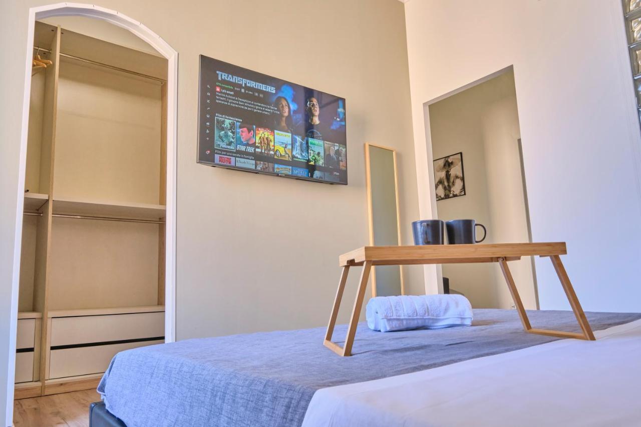 Monza-centro Modern Flat Near Train Station Apartment *